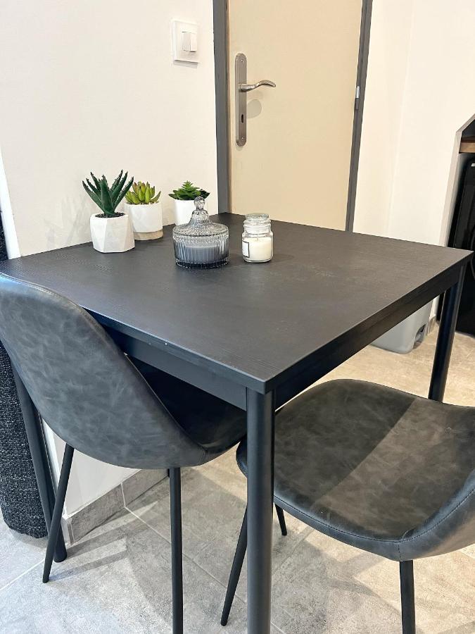 Pimprenelle Et Nicolas - Proche Ville Appartement La Rochelle  Buitenkant foto